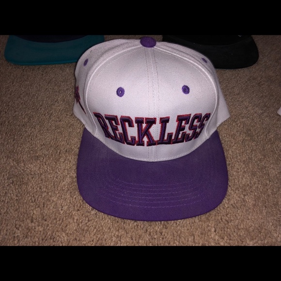 Lot of young and reckless snap-back hats - Picture 2 of 5
